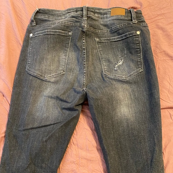 Judy Blue Jeans - Picture 4 of 4
